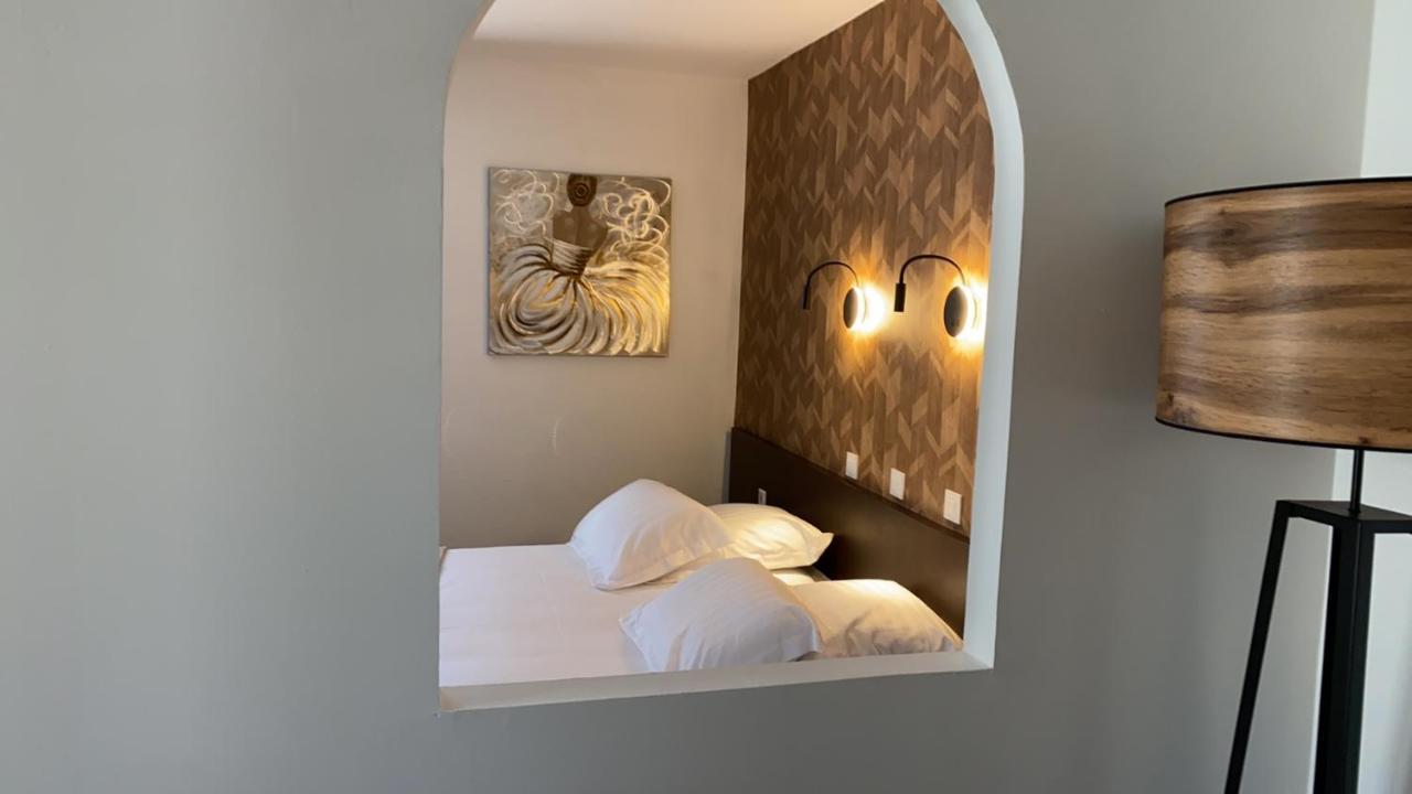 Logis Hostellerie De L'Abbaye เลอ โตโรเนต์ ภายนอก รูปภาพ