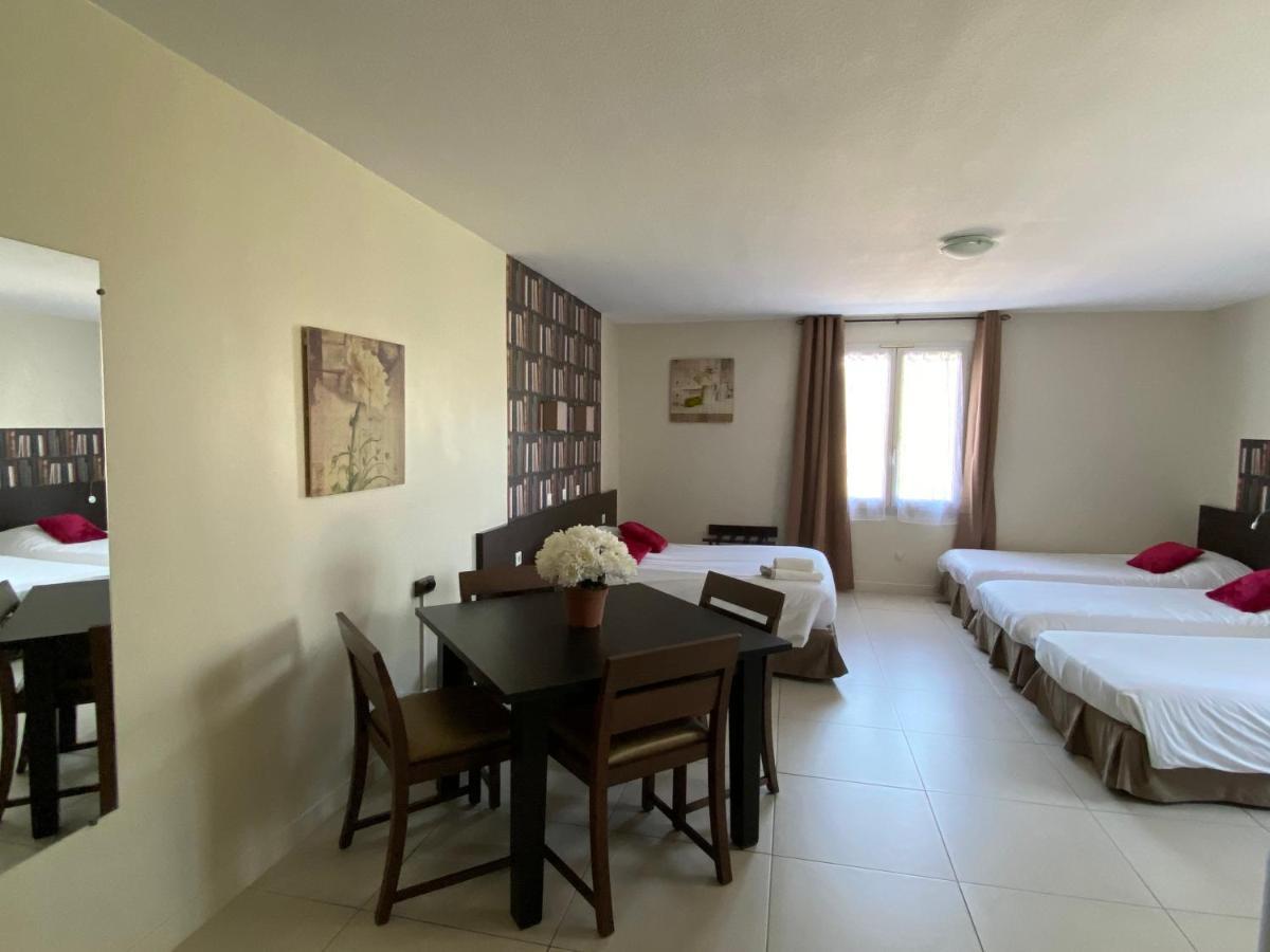 Logis Hostellerie De L'Abbaye เลอ โตโรเนต์ ภายนอก รูปภาพ
