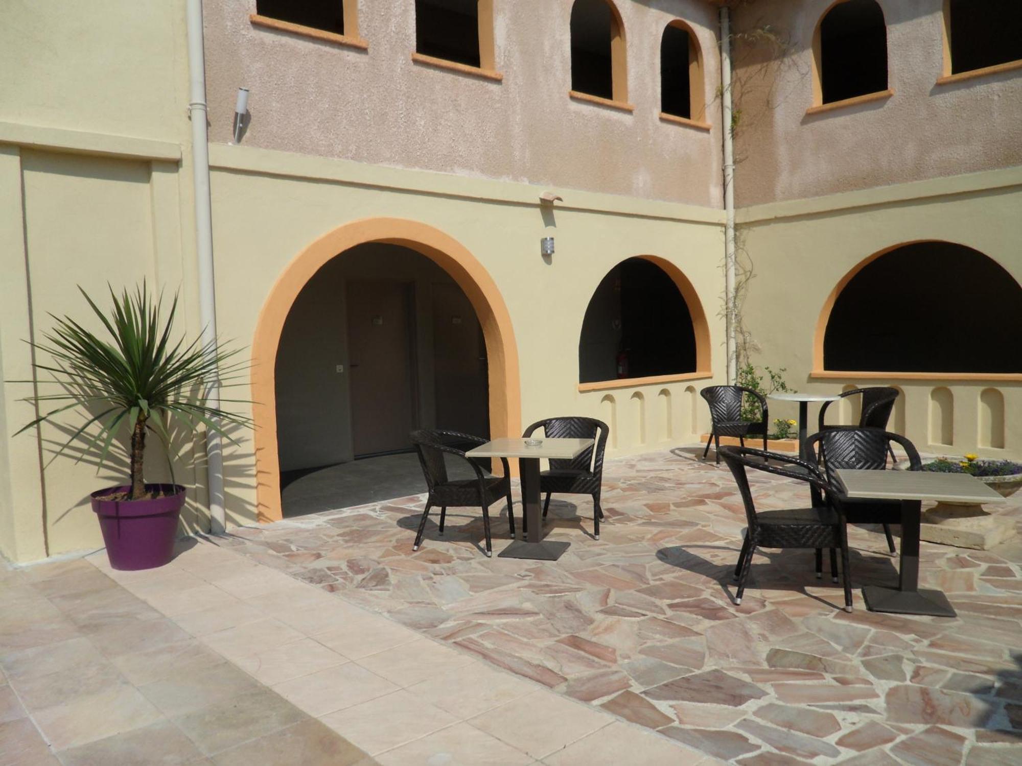 Logis Hostellerie De L'Abbaye เลอ โตโรเนต์ ภายนอก รูปภาพ