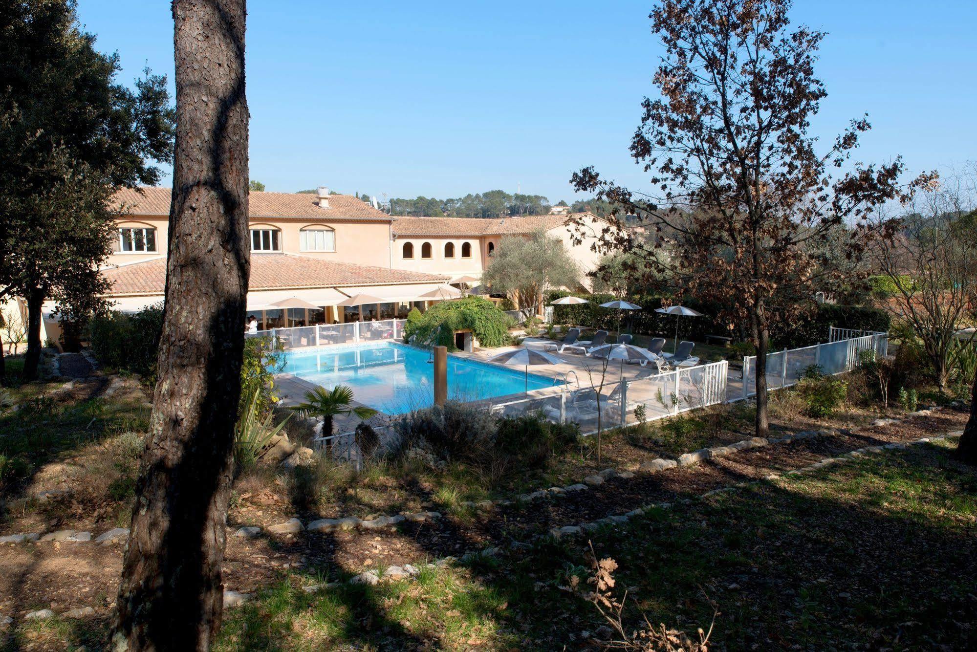 Logis Hostellerie De L'Abbaye เลอ โตโรเนต์ ภายนอก รูปภาพ