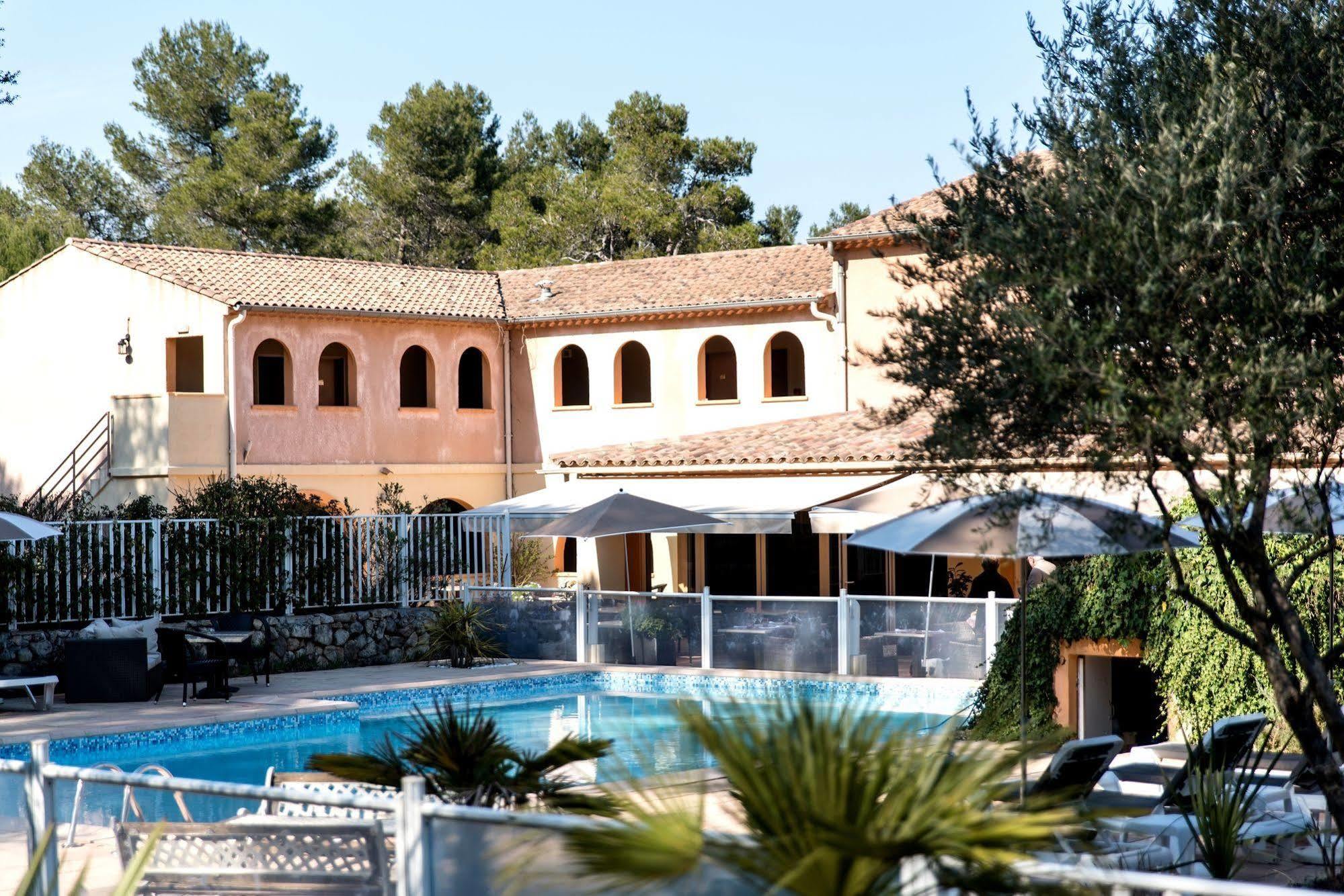 Logis Hostellerie De L'Abbaye เลอ โตโรเนต์ ภายนอก รูปภาพ