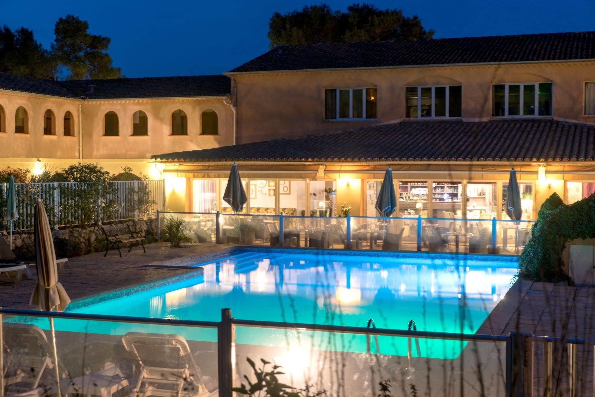 Logis Hostellerie De L'Abbaye เลอ โตโรเนต์ ภายนอก รูปภาพ
